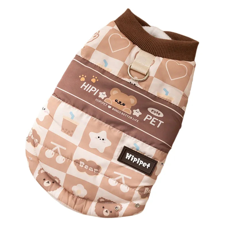 Quilted pet vest with warm brown bear and heart prints, integrated leash ring, designed for dogs and cats in autumn and winter.
