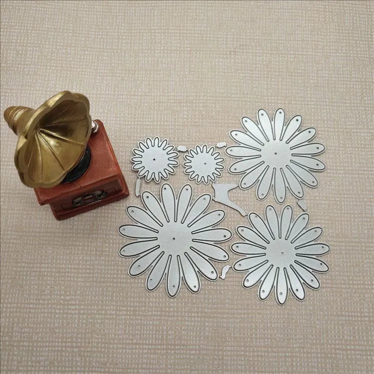 Silver high carbon steel cutting knife mold with flower etching pattern for cake decorating