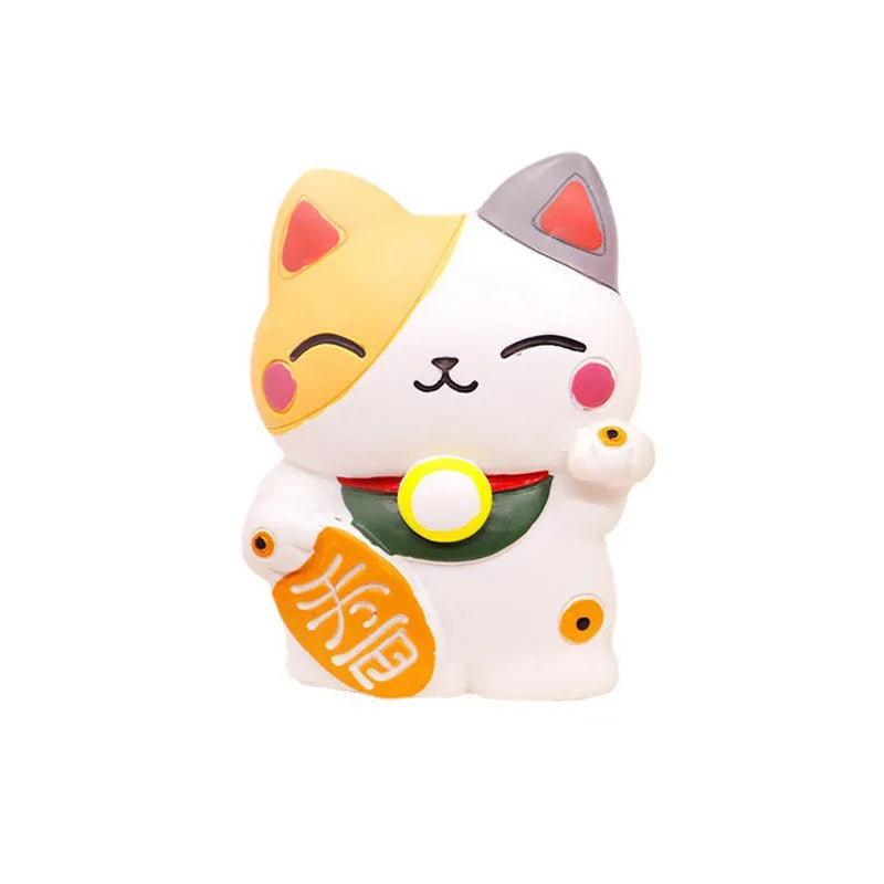 Resin fortune cat car vent clip aromatherapy diffuser in black or white design
