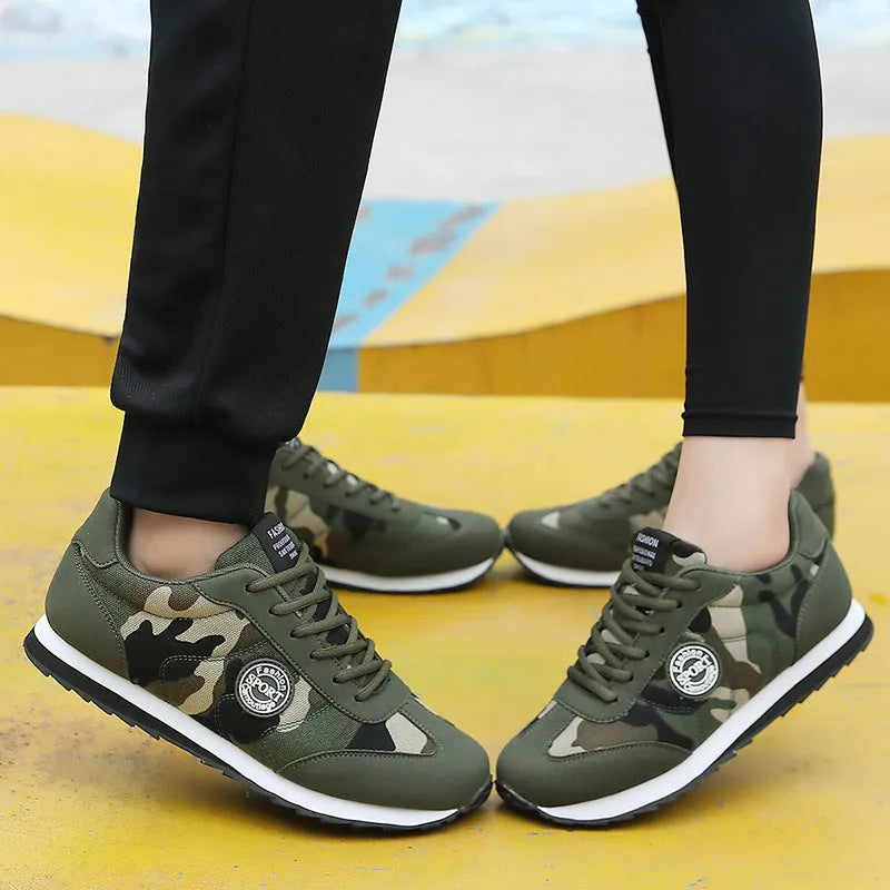 Men's and women's low-top camouflage running shoes with suede upper and foam sole