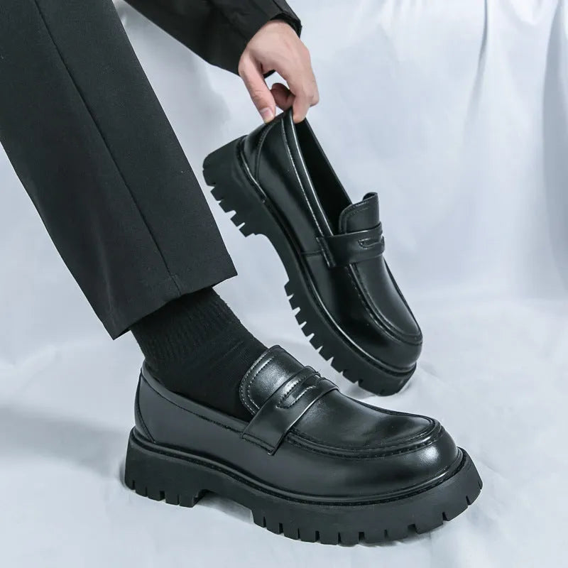 Men's chunky heel platform leather shoes in bright black with round toe and low tube design