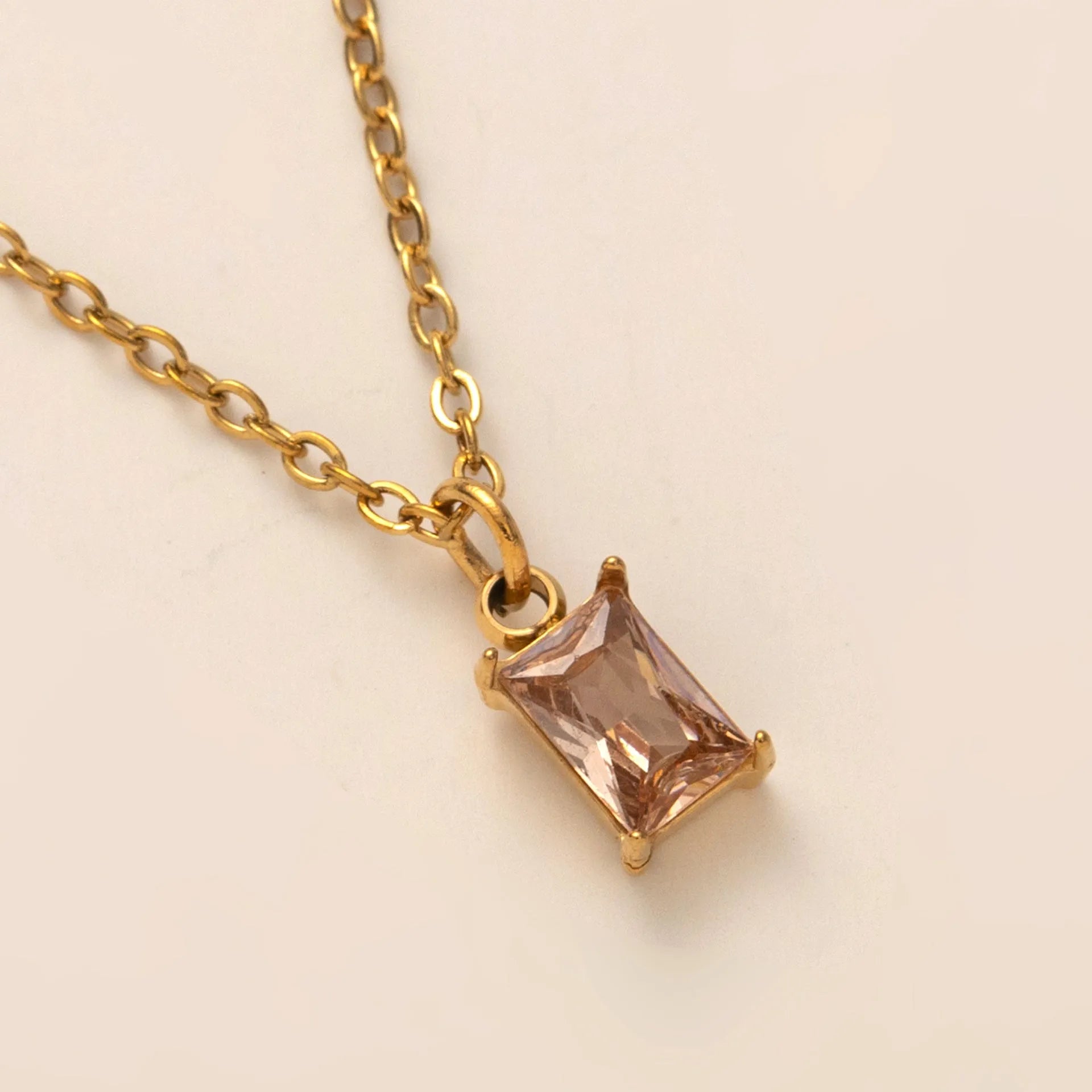 Titanium steel rectangular pendant necklace on collarbone chain with O-link design and electroplated finish