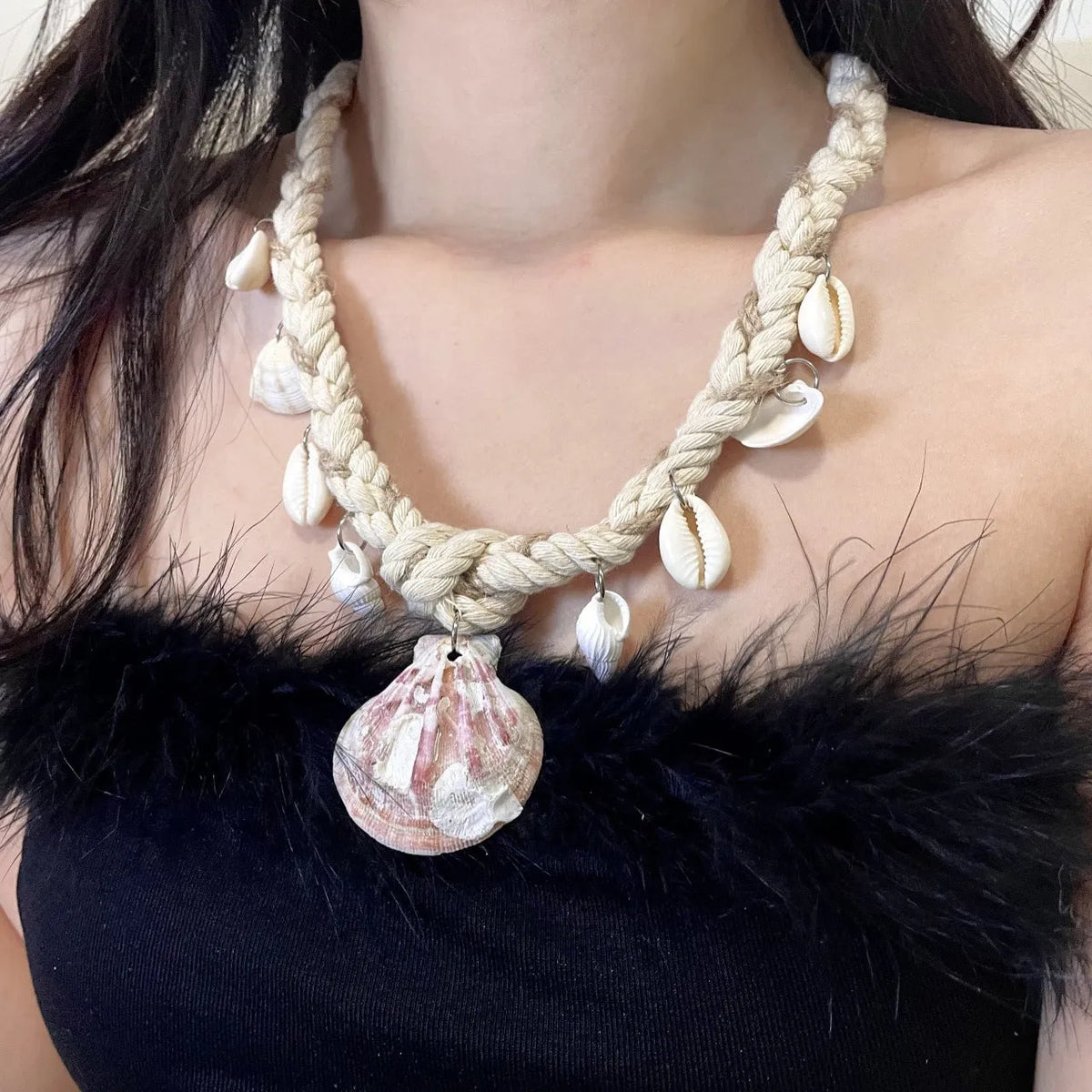 Fashionable casual shell pendant braided rope necklace for women, adjustable 51-60cm, electroplated finish, main image style
