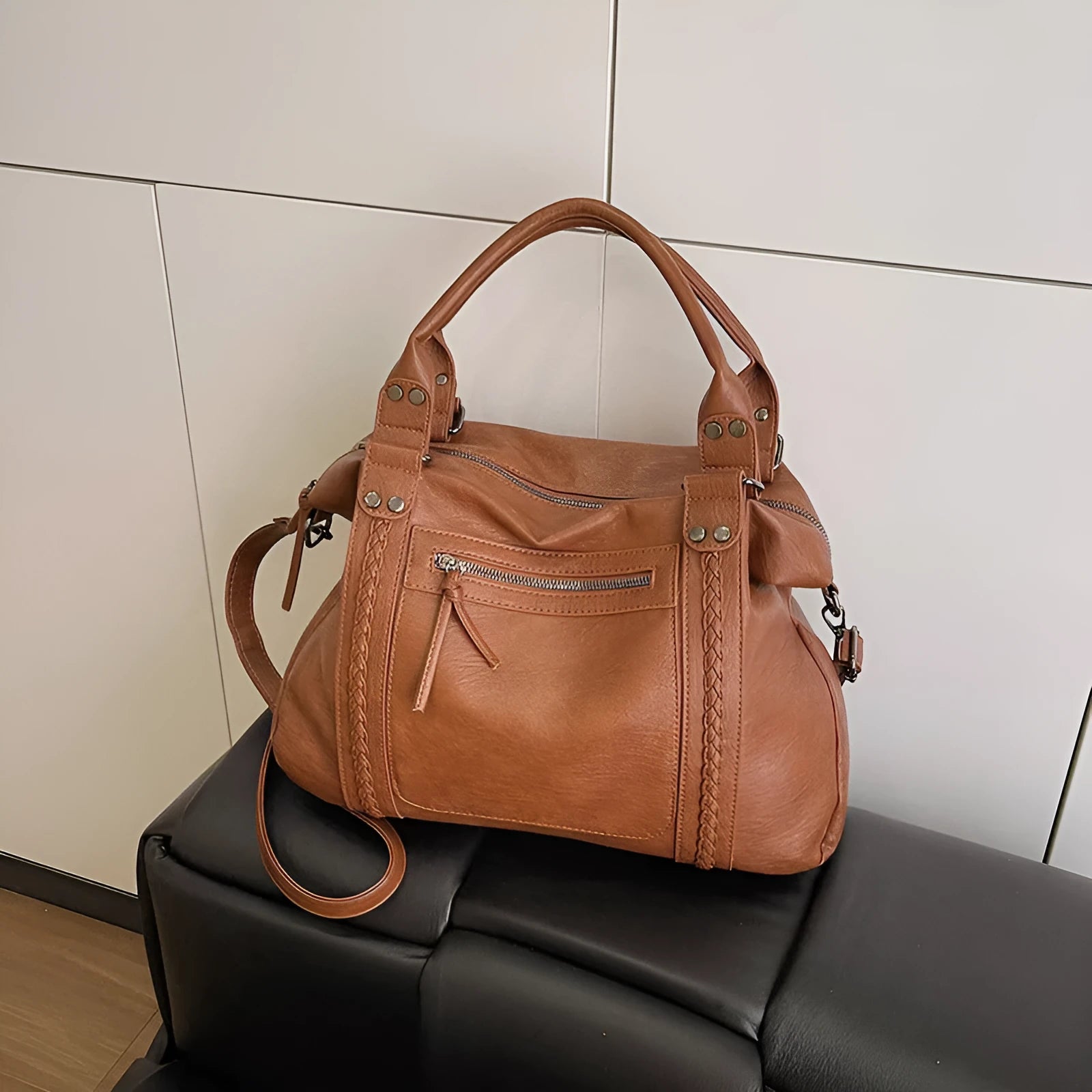 Women's retro trend shoulder crossbody bag in PU leather, black colour, 38x12x25cm