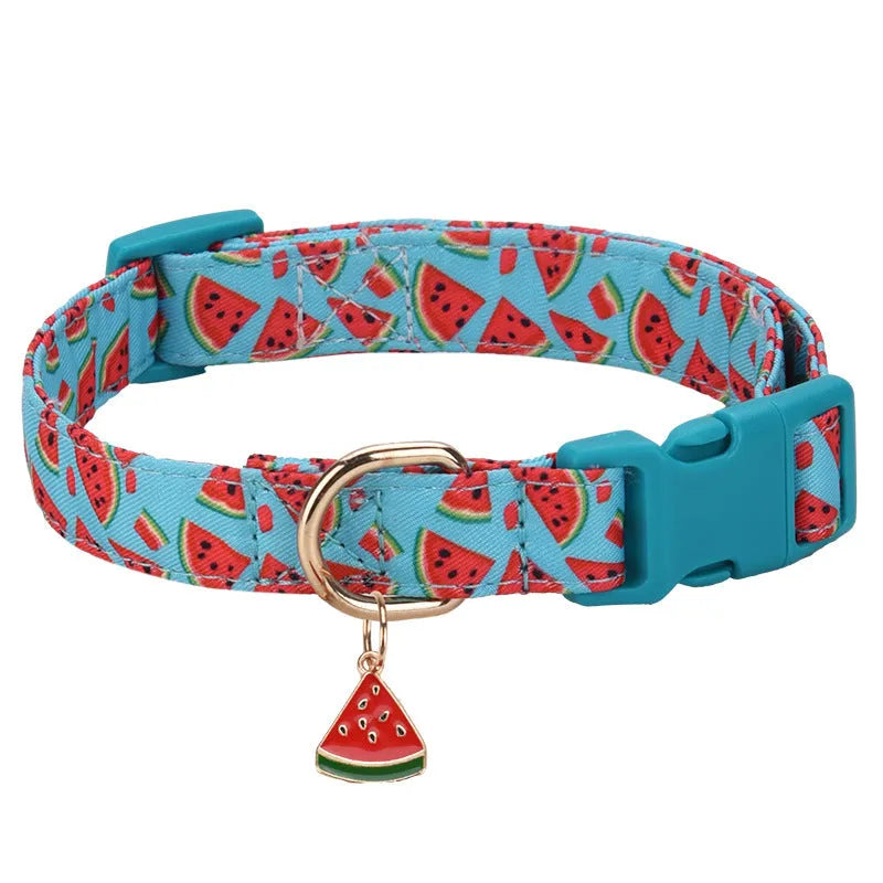 Adjustable dog collar with floral pattern in Strawberry colour on a white background