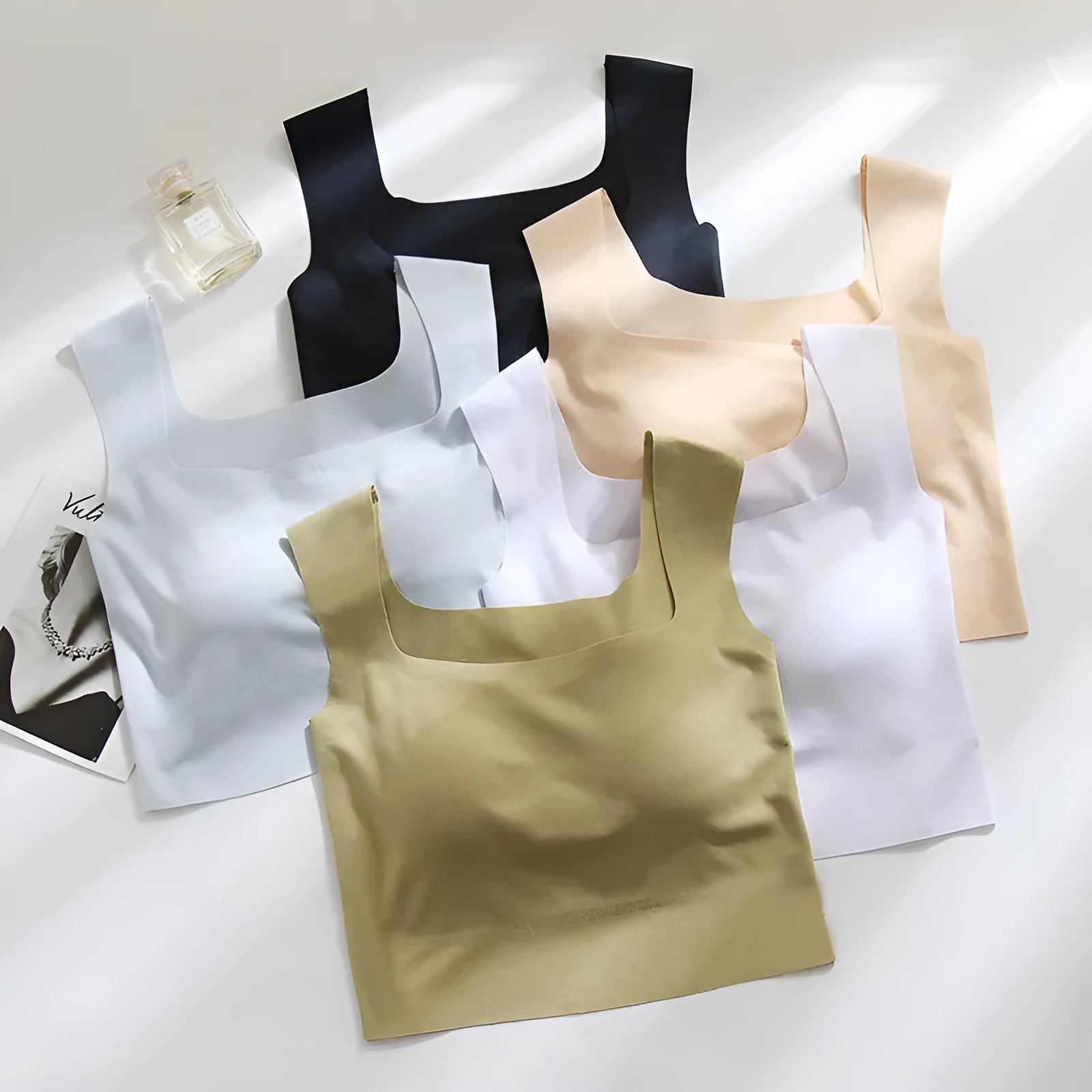 Women's non-marking sling vest with fixing cup and chest pad in seamless nylon construction