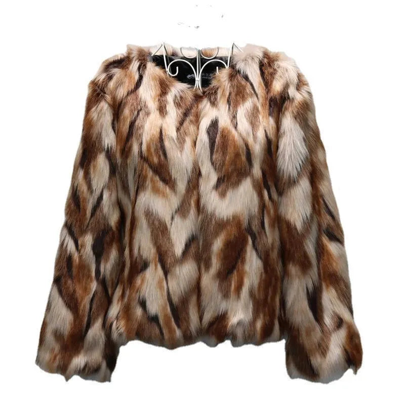 Korean slim fit women's faux fur coat in street fashion style.