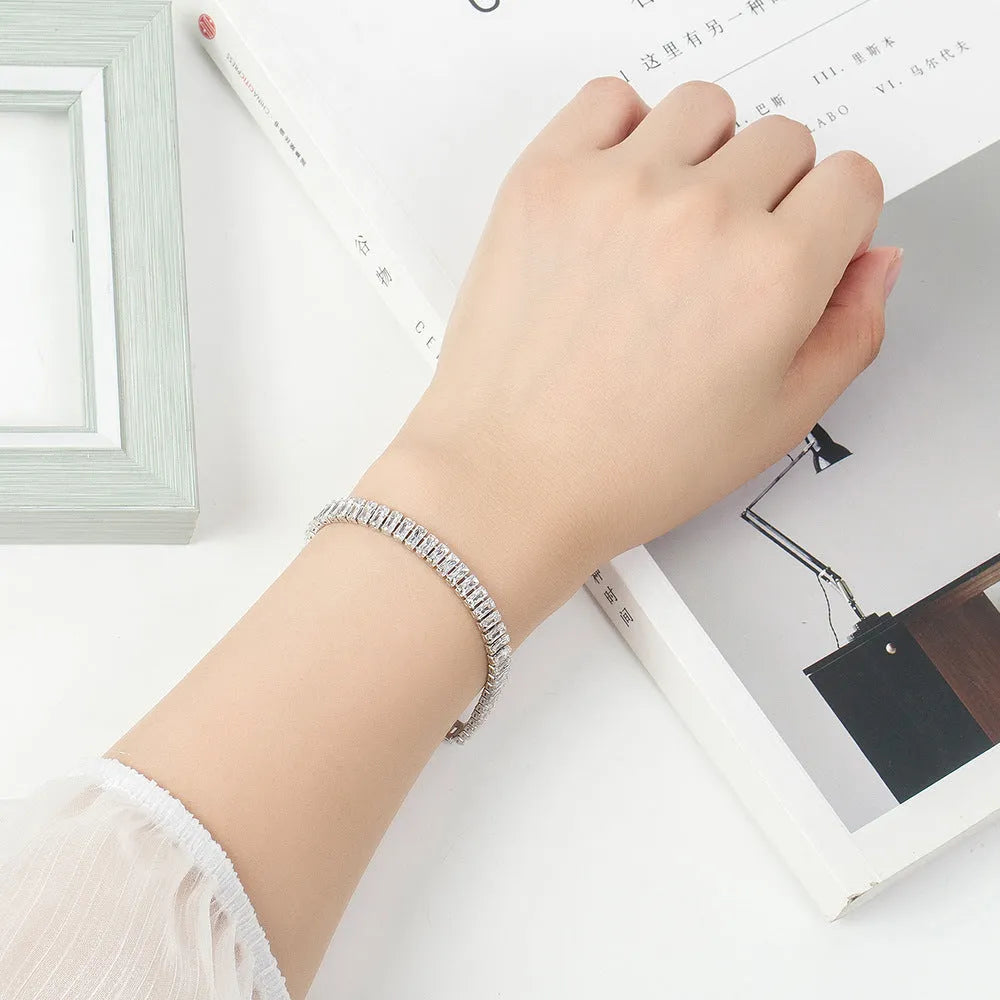 Women's thick chain rectangle zircon bracelet in white gold colour on copper base, geometric shape