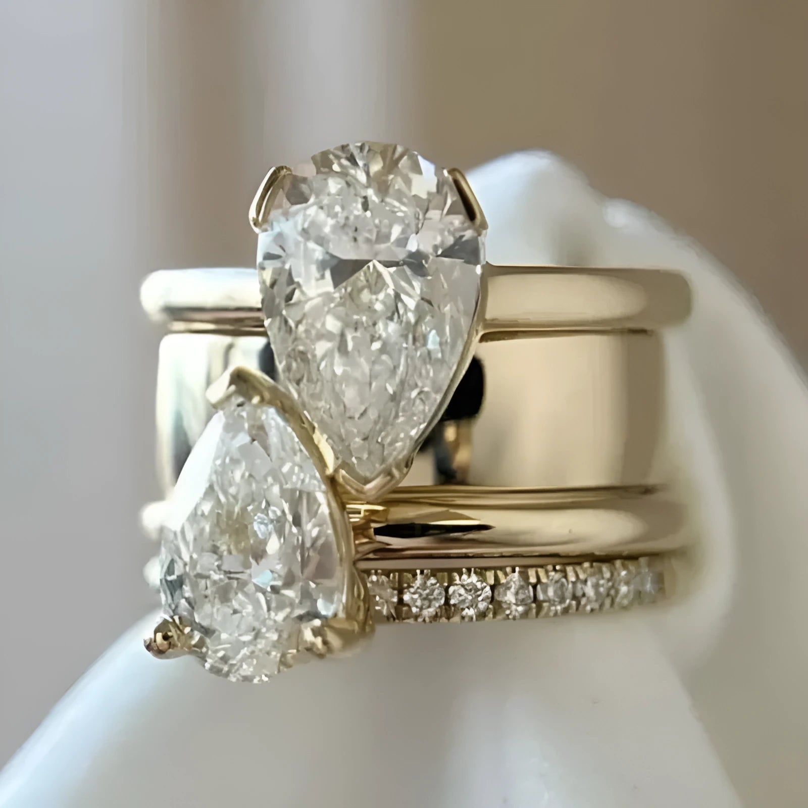 Fashion micro inlaid zircon ring in gold brass drop shape for women