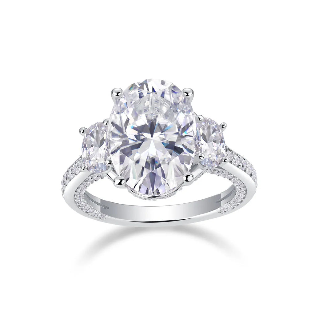 Egg-shaped moissanite ring 10x14mm in S925 silver with platinum plating, GRA certificate and gift box.