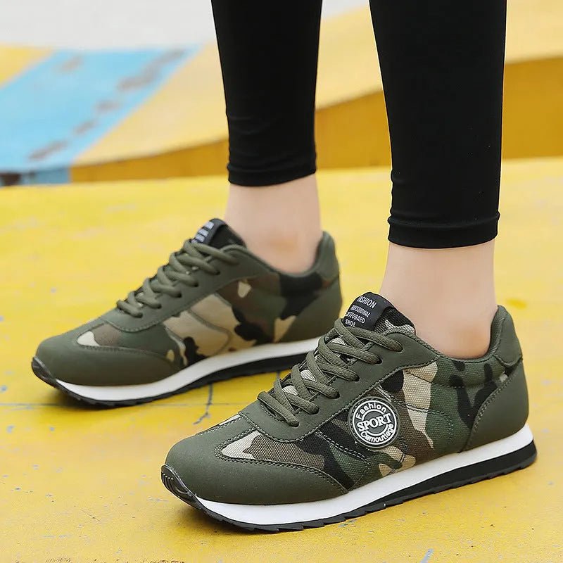 Men's and women's low-top camouflage running shoes with suede upper and foam sole