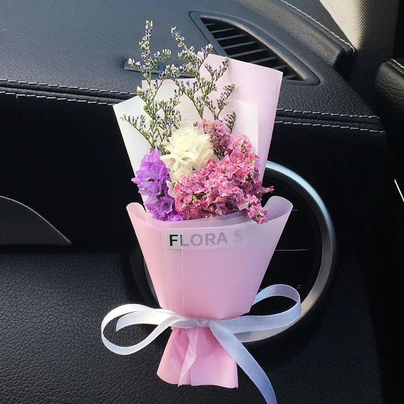 Dried flower bouquet and fragrance slices for car air outlet mounting