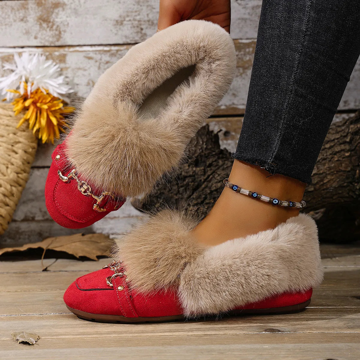 Women's cotton-padded velvet shoes in solid colour with fabric upper, flat heel, and TPR sole for indoor wear