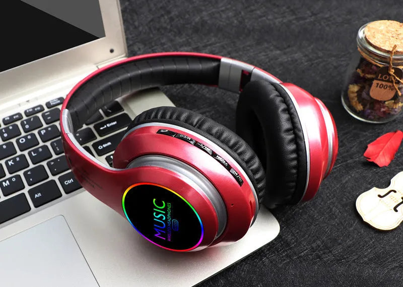 Folding LED wireless over-ear Bluetooth sports headphones in black with 400mAh battery and FM radio