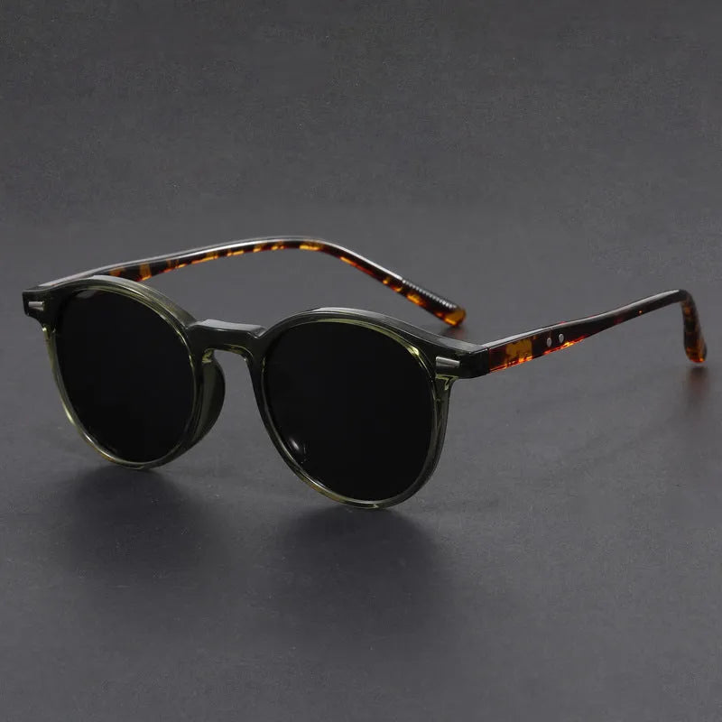 Ultra-light round frame sunglasses with oval lens in Sand Black colour