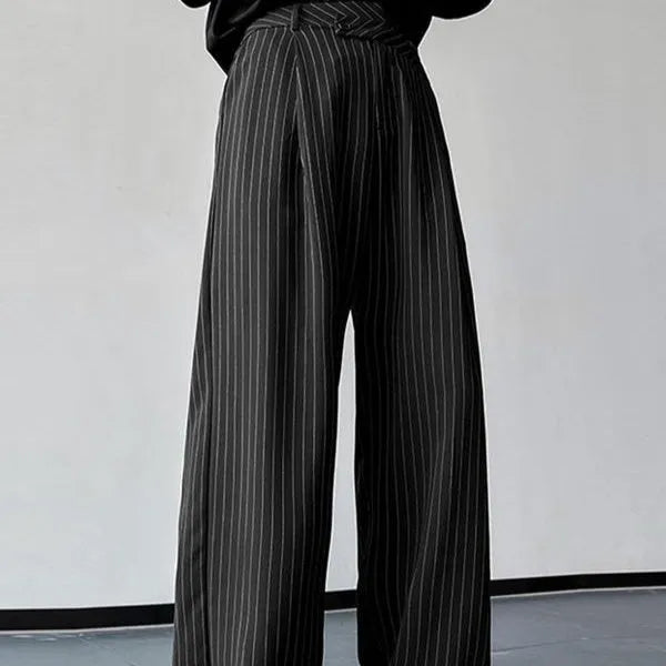 Black men's casual trousers with vertical stripes and front pleats on a high elasticity fabric.