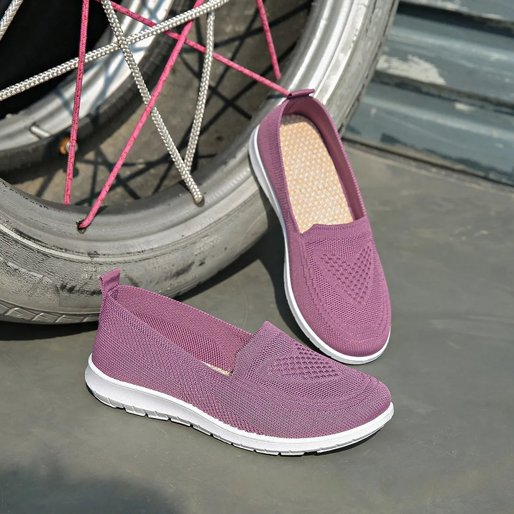 Women's plus size casual cloth shoes with heart pattern mesh lining flat sole