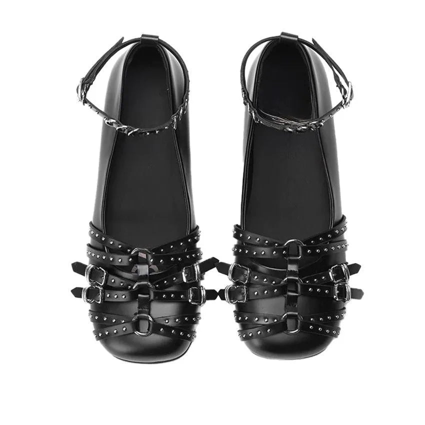 Women's black genuine leather retro pumps with buckle fastening and low square heel
