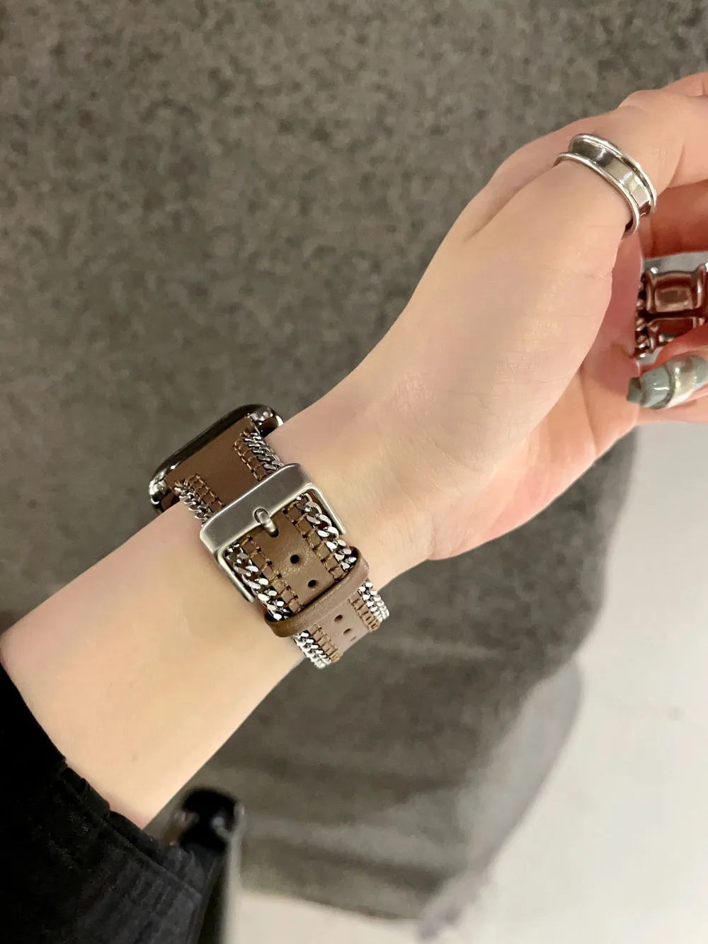 Leather side chain watch strap for Apple iWatch, black colour, fits sizes 38mm to 49mm