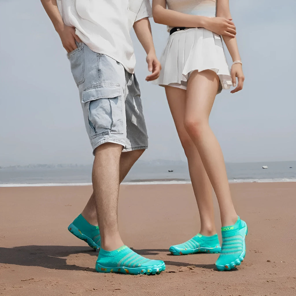 Women's flyknit water shoes in camouflage colours with rubber soles and lace-up front
