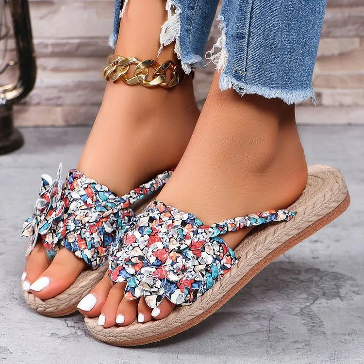 Plus size women's all-match platform sandals in solid colour with PU upper and rubber sole, side view