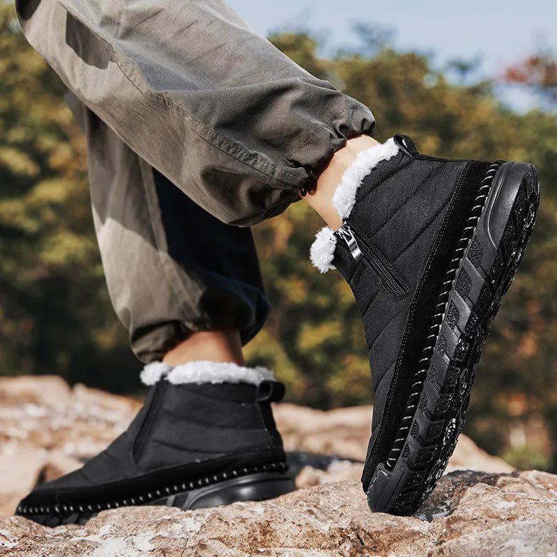 Men's plus size snow boots with round toe design and cotton cloth upper