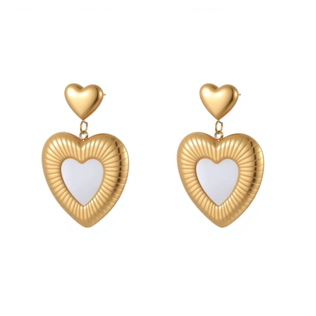 Gold electroplated heart-shaped stainless steel earrings with white fritillary detail