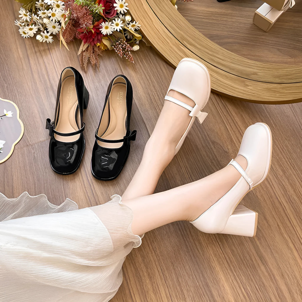 Chunky heel round toe Mary Jane shoes in patent leather, 7cm heel, available in multiple colours and sizes 30-45.