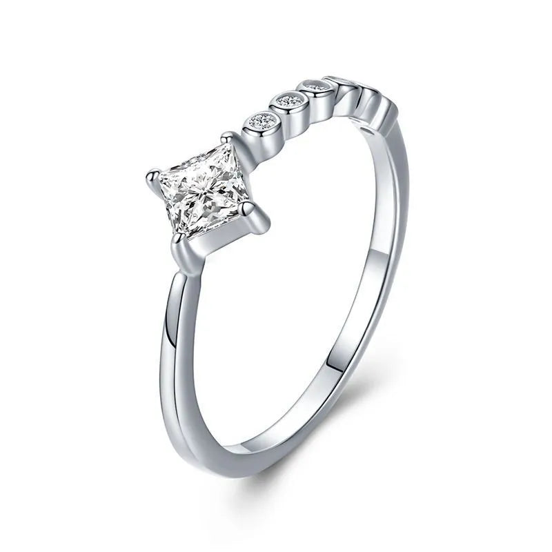 Sterling silver geometric ring with gold-plated inlaid gems, adjustable US sizes 5-9, silver colour
