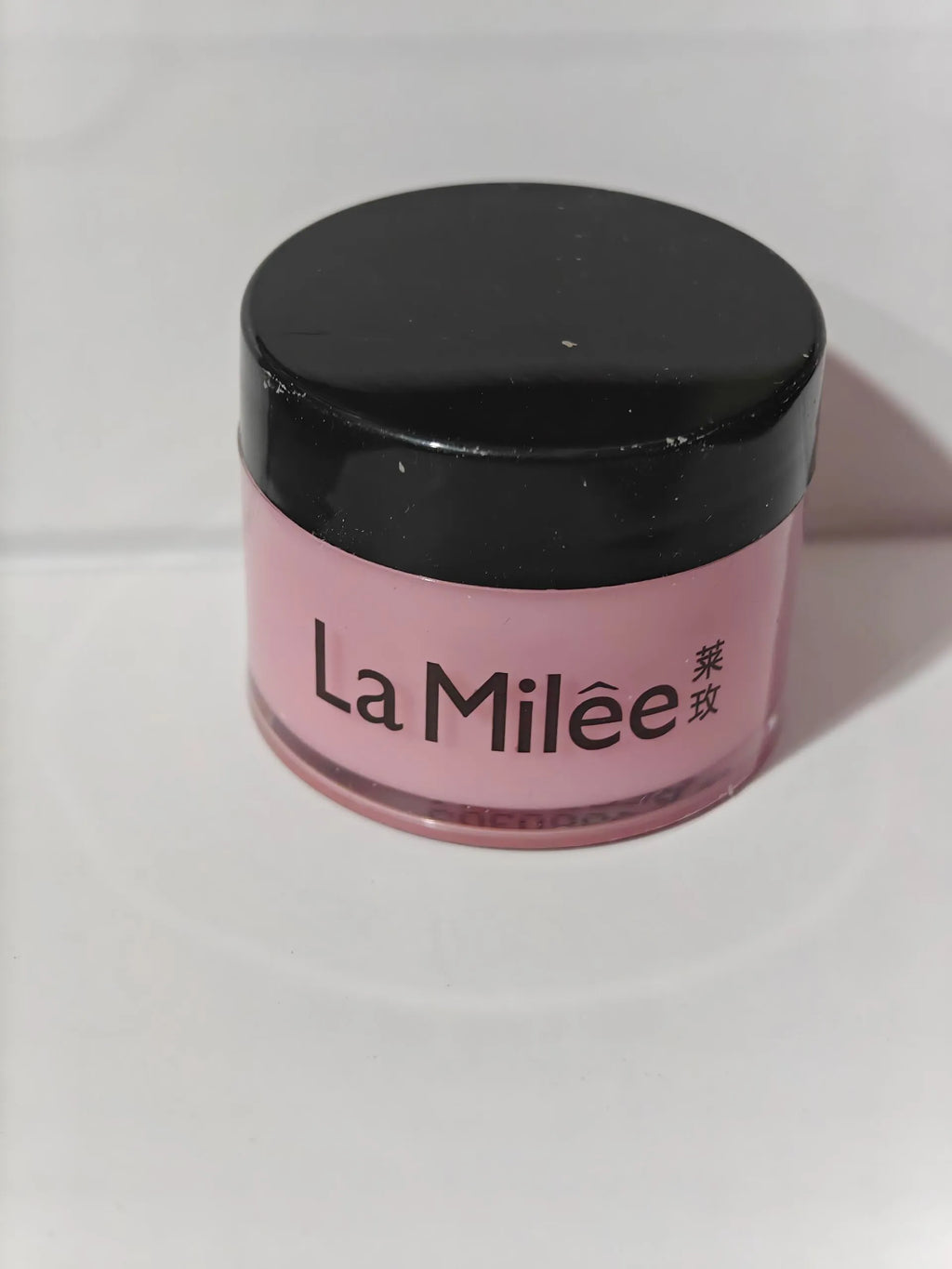 Boxed lip mask skincare product for moisturising and nourishing dry lips.
