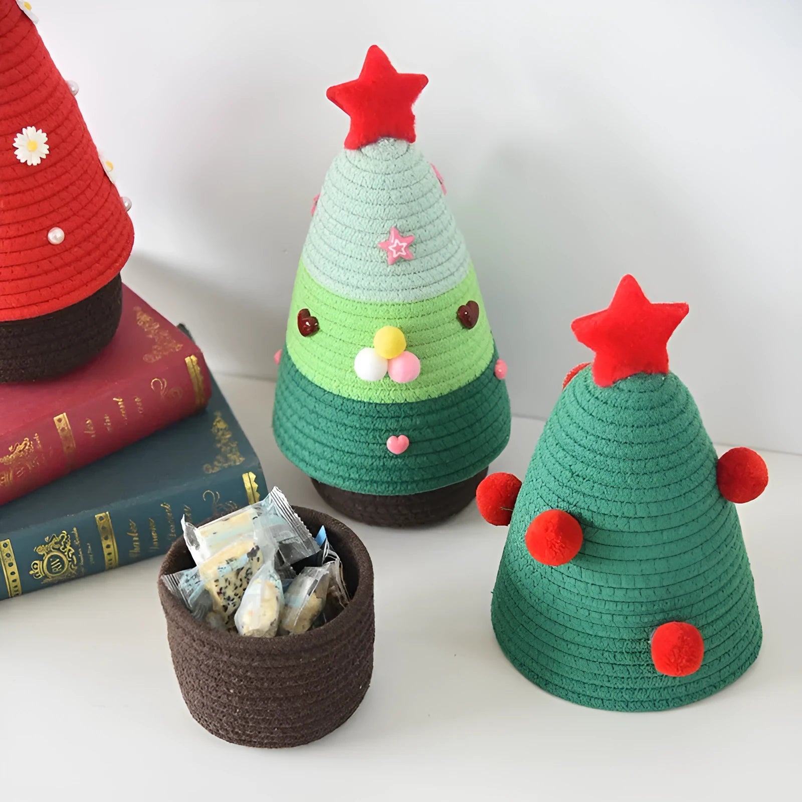 Christmas storage basket made of cotton thread with green and red festive colours for hallway organisation