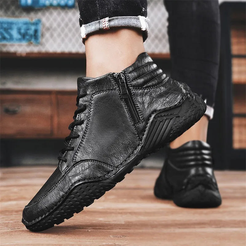 Martin boots in black genuine cowhide leather with fleece lining, mid heel, round toe, and rubber sole