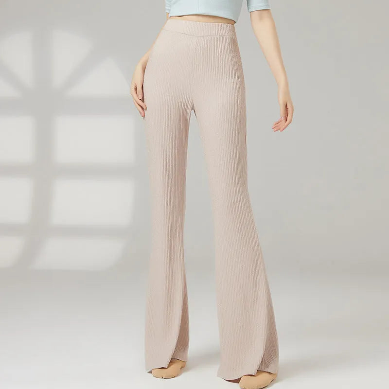 Women's classical dance practice trousers in polyester fabric showing solid colour design for body training