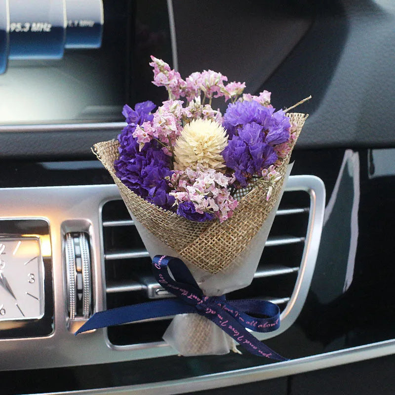 Dried flower bouquet and fragrance slices for car air outlet mounting
