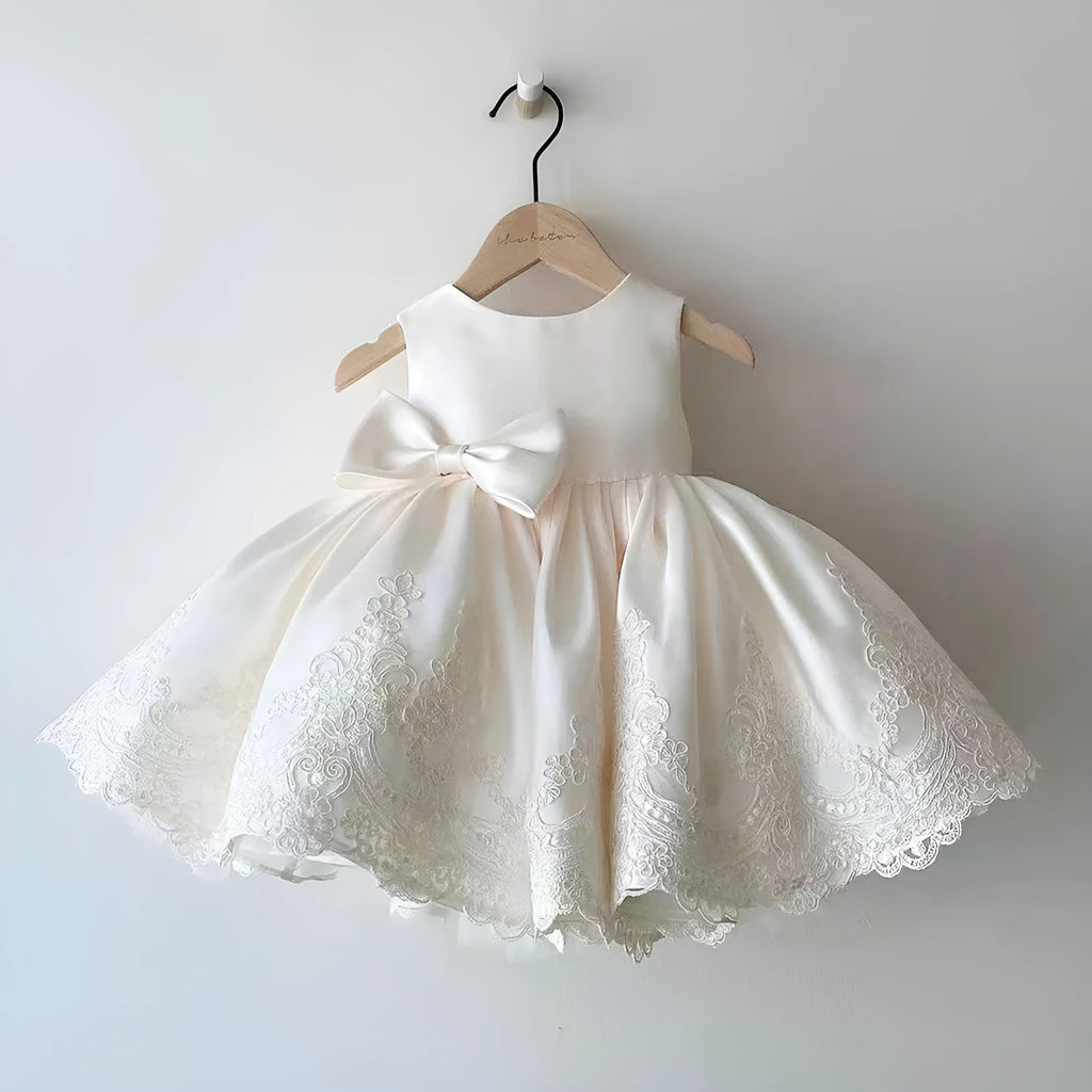 Baby flower girl dress in white with large big bow, princess style, 80-140cm polyester