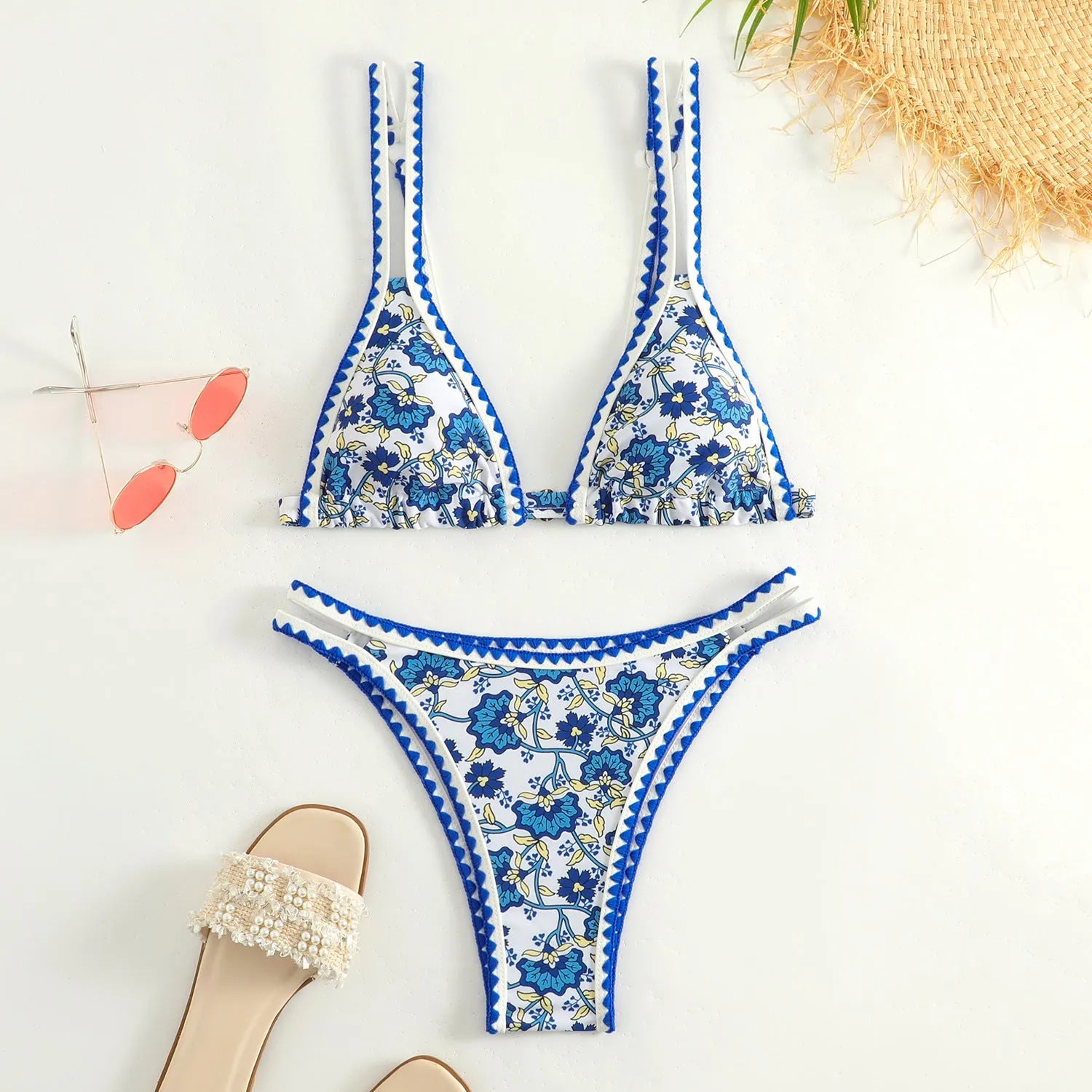 Women's floral printed bikini swimsuit in polyester nylon blend for swimming