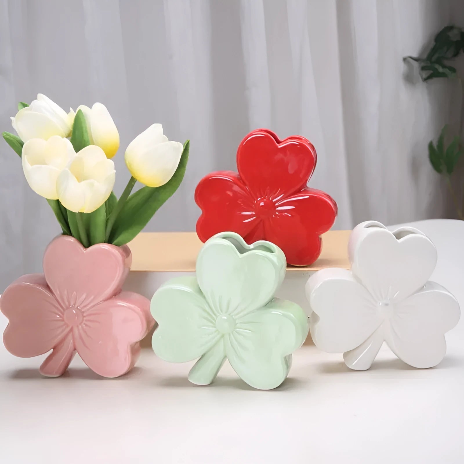 White porcelain clover ceramic vase European style desktop decoration