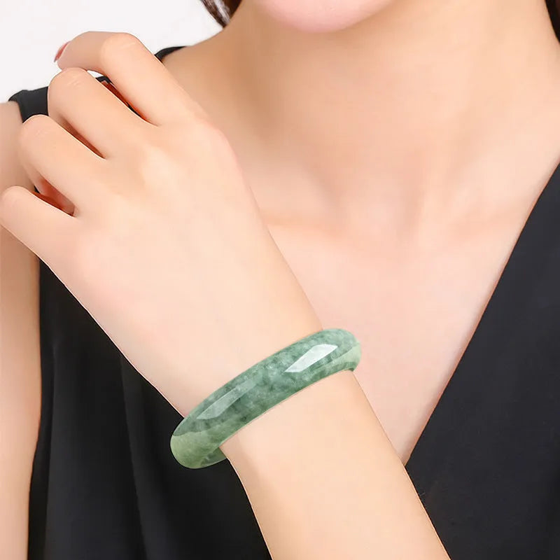 Natural emerald bean green ring bracelet for women, deep pea green colour, simple style, on white background