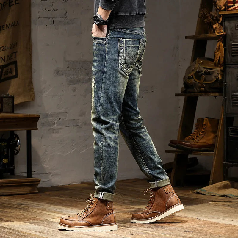 Men's stretch jeans in retro colour with zip fly and skinny fit