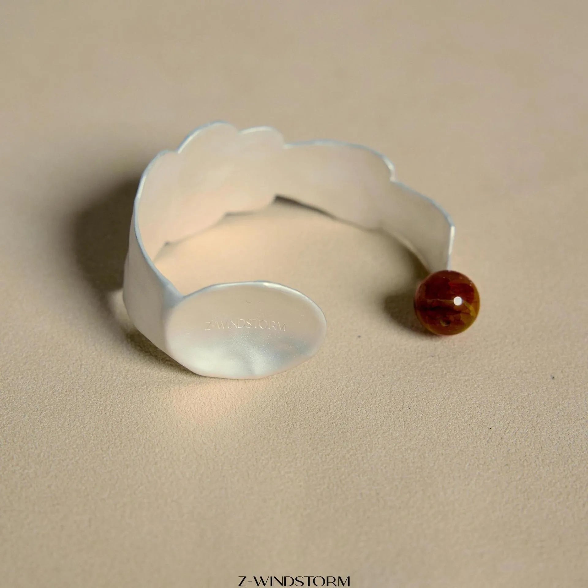 Alloy diamond-shaped ring and bracelet set with electroplated finish
