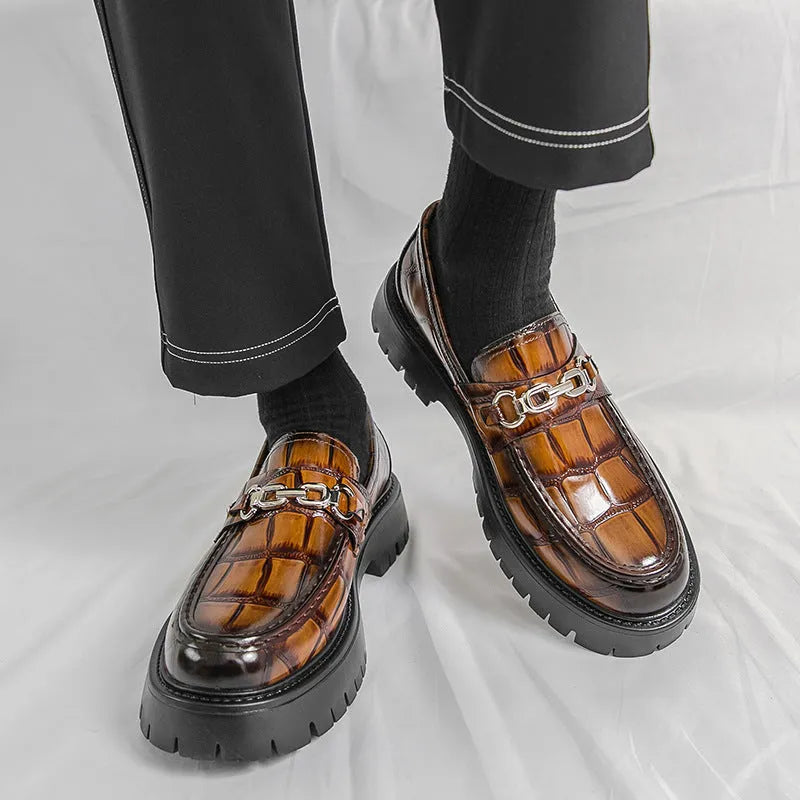 Men's black crocodile pattern leather loafers with flat heel platform sole British style autumn shoes