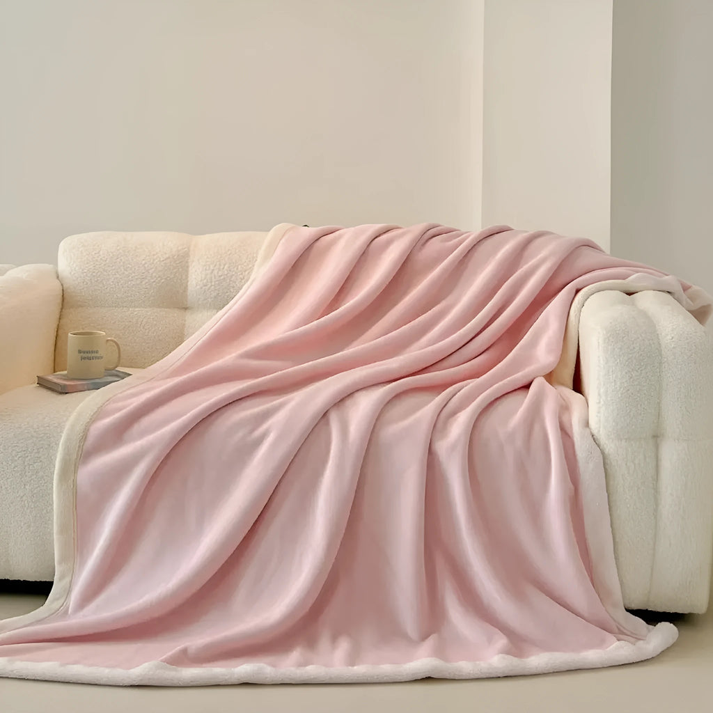 Soft flannel blanket in solid colour, available in 150x200cm and 200x230cm sizes for single and double beds