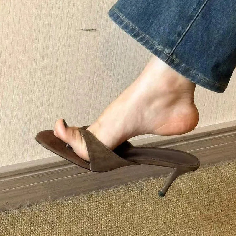 Women's pointed toe PU flip flop sandals in black and brown with rubber sole, European fashion style
