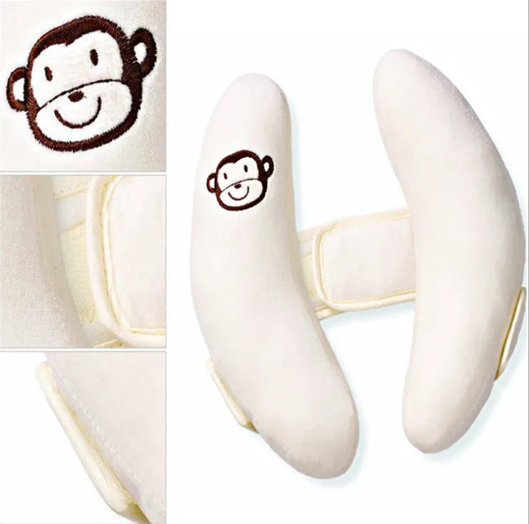Baby U-shape car seat head protection pillow in white with short plush fabric, 20cm height, designed for children ages 4-6