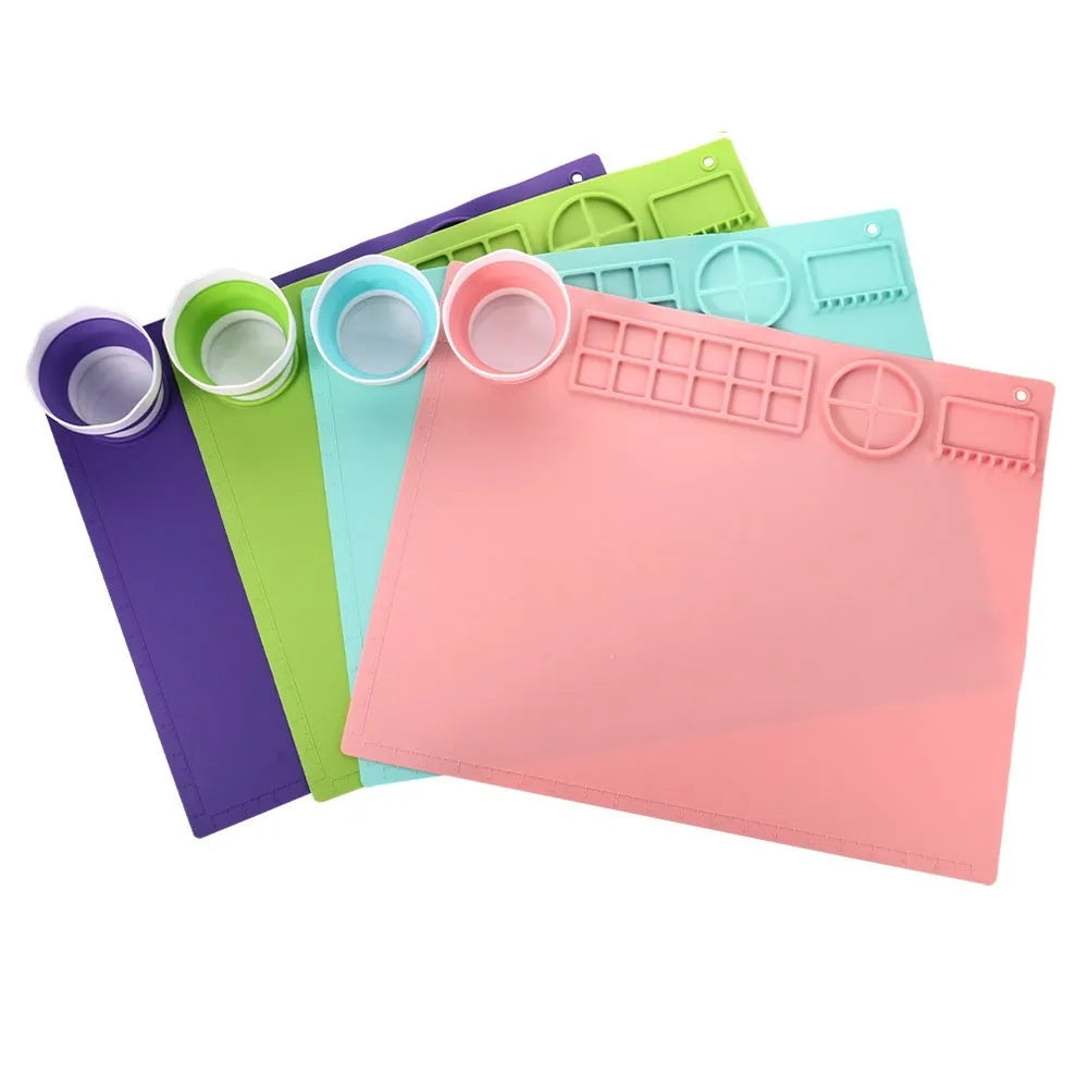 Silicone painting mat with double bowl design for watercolour painting in various colours