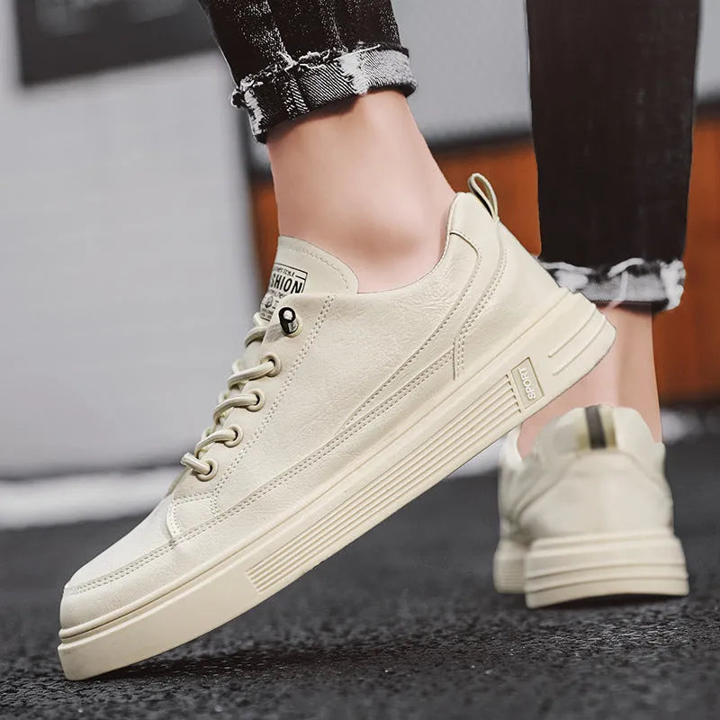 Men's low-top canvas sneakers in beige with rubber sole and sewing thread detailing
