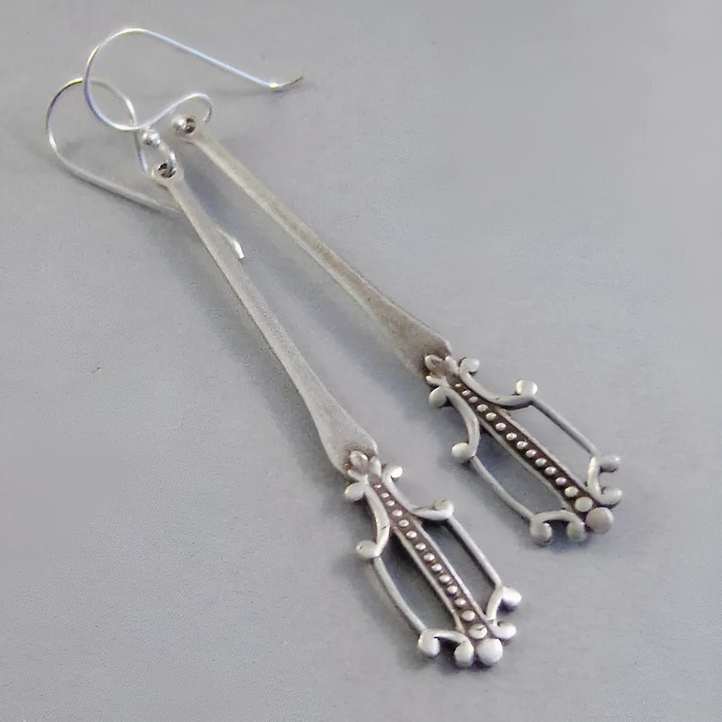 Retro sweet silver alloy earring pendant for ladies geometric style electroplated finish