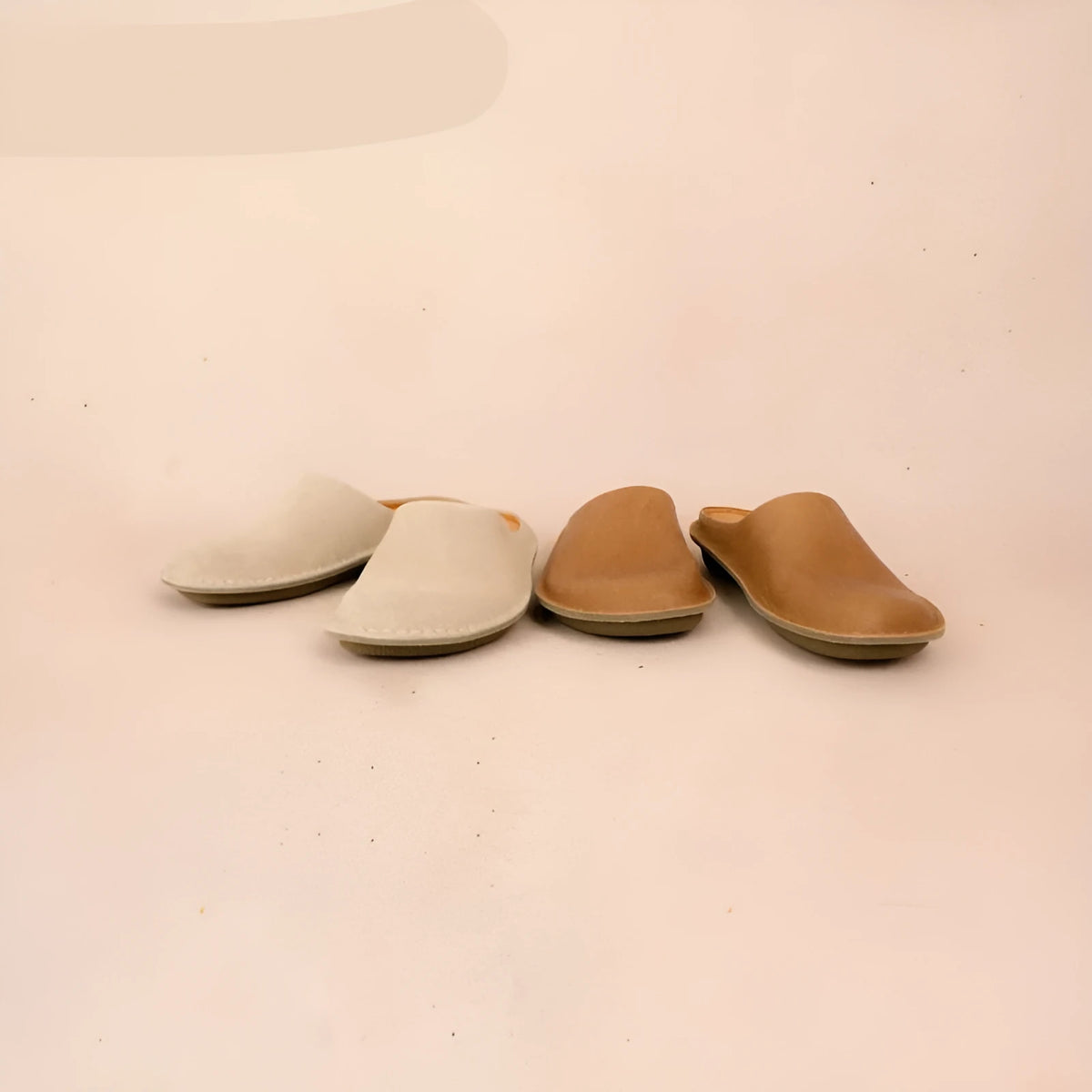 Soft soled cowhide leather lazy toe slippers in yellow and white for outdoor wear