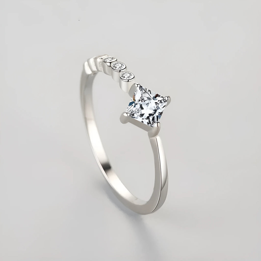 Sterling silver geometric ring with gold-plated inlaid gems, adjustable US sizes 5-9, silver colour