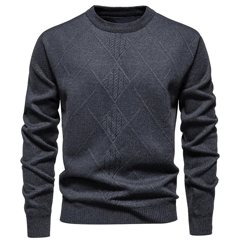Man wearing fleece-lined thick round neck knitted undershirt in dark gray, winter casual pullover